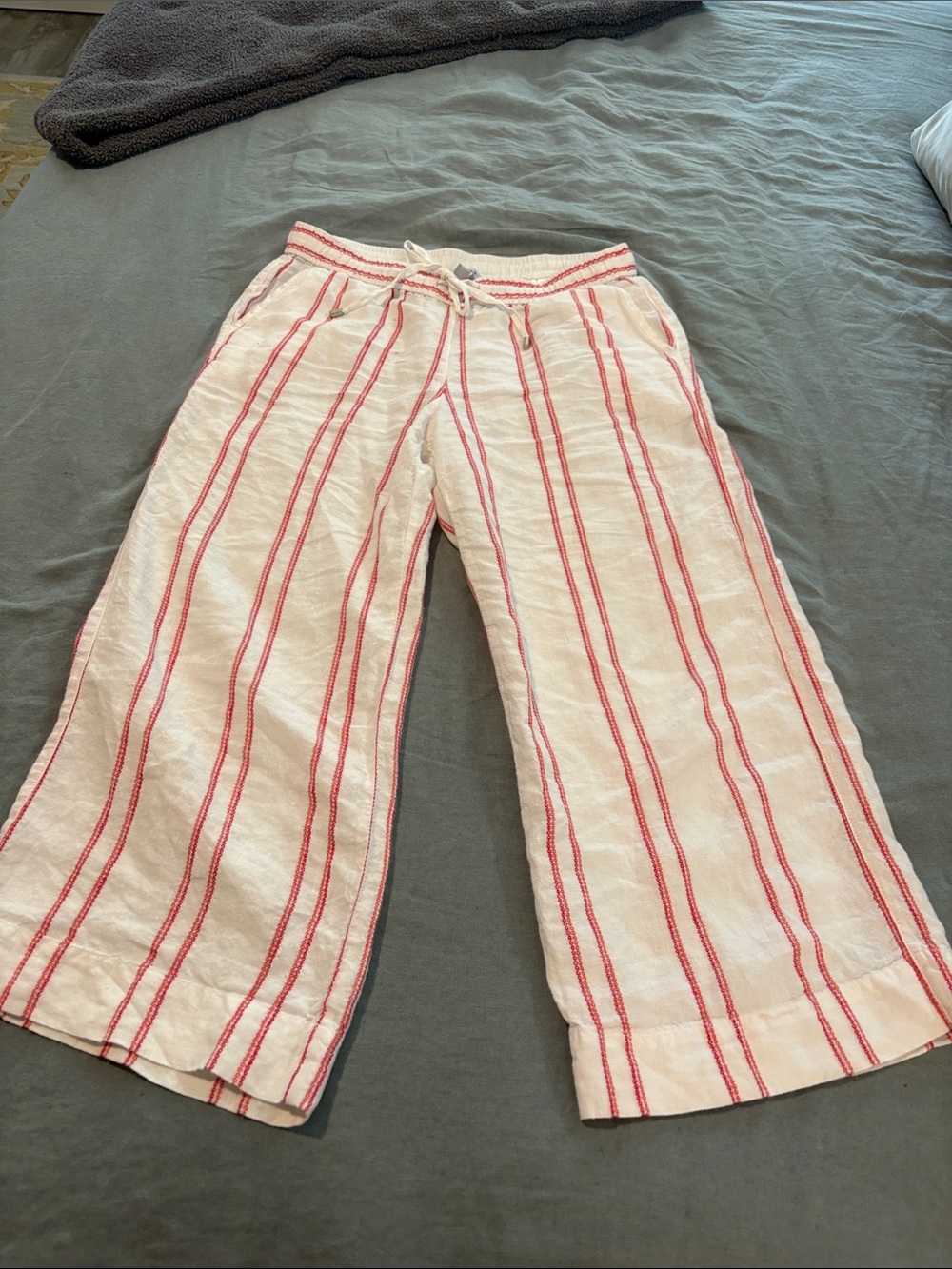 Tommy Bahama Womens White Pants with Red and Coral embroidered Stripes